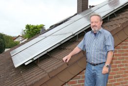 Zuverlässiger Energielieferant auf dem Dach: Seit 1993 produziert die Anlage von Dieter Frosch Solarstrom.