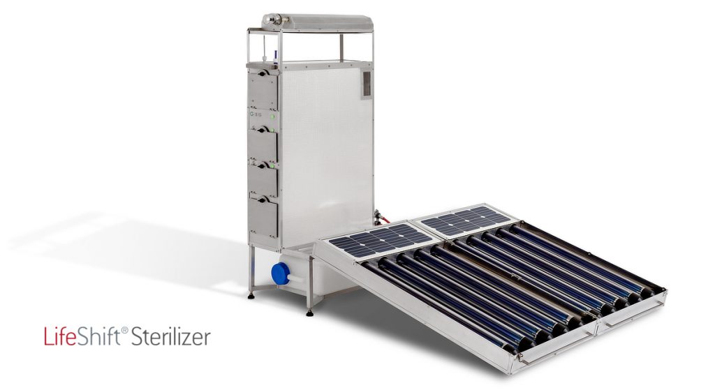 Der LifeShift Sterilizer ist ein tragbares, solarbetriebenes Medizingerät zur Reinigung, Desinfektion und Sterilisation von OP-Instrumenten. Es ist speziell für den Einsatz in Entwicklungs- und Schwellenländern konzipiert.